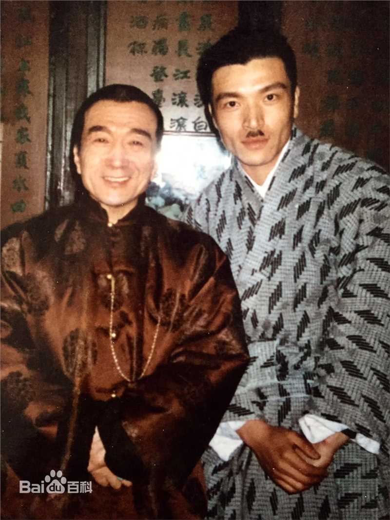 王伟光硬汉片场花絮图册