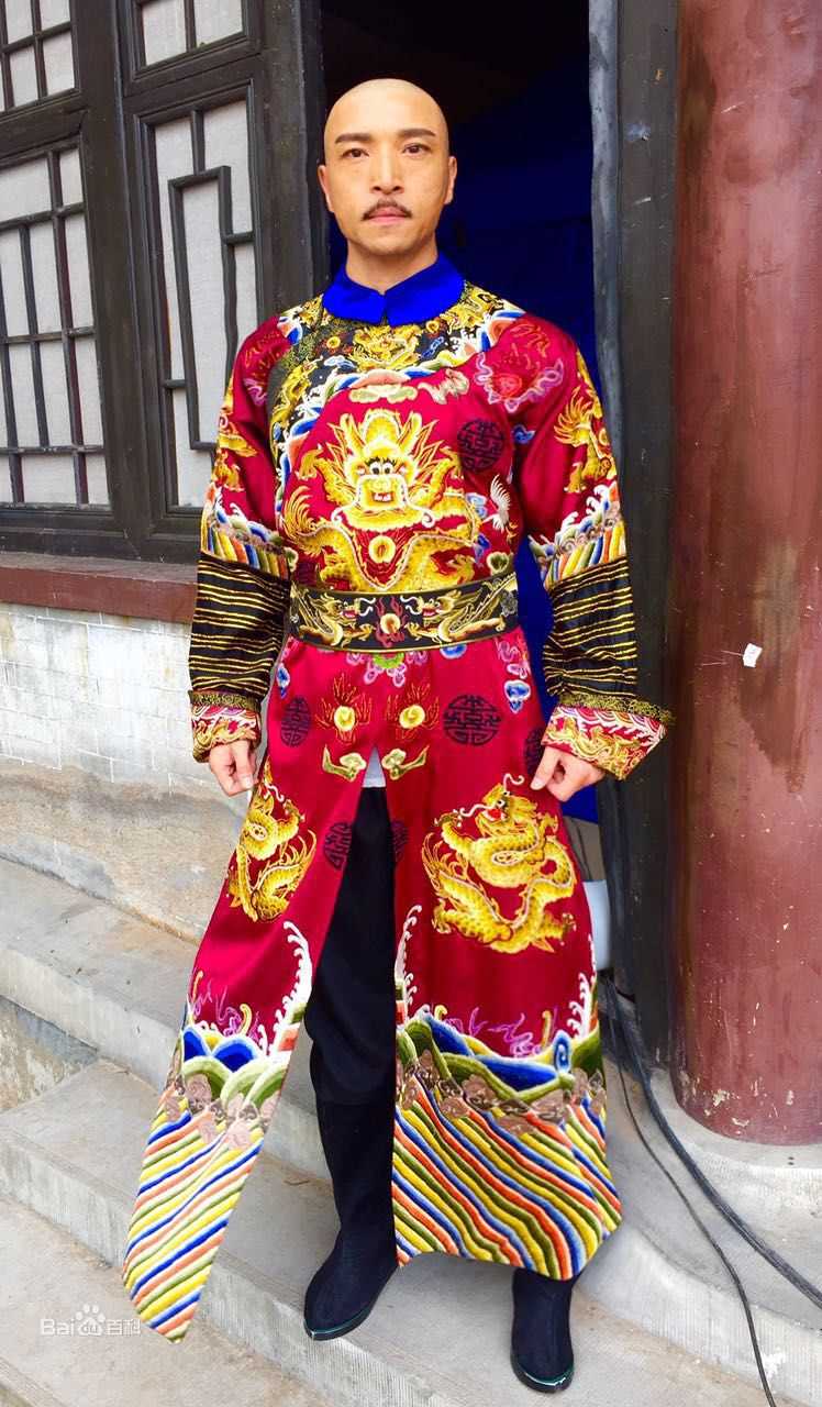 王伟光硬汉片场花絮图册