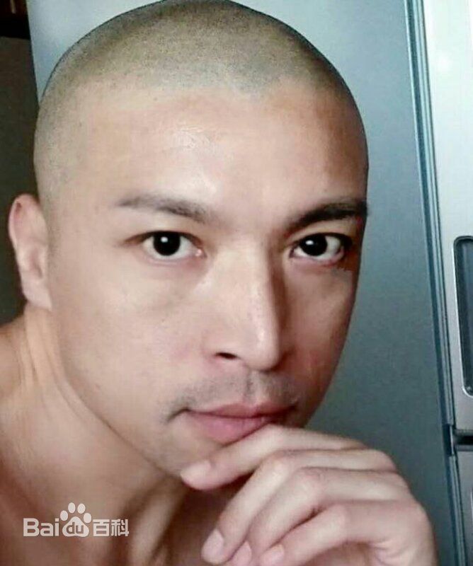 王伟光硬汉片场花絮图册