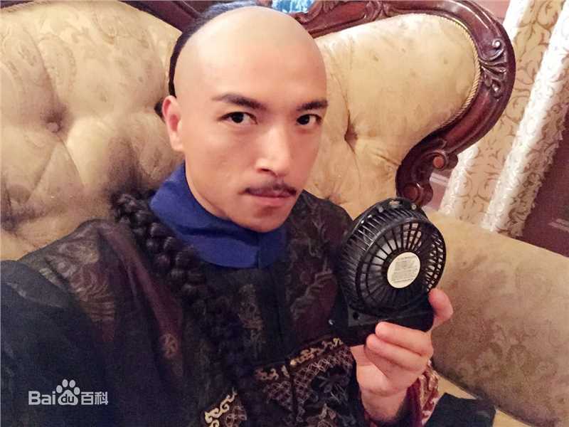 王伟光硬汉片场花絮图册