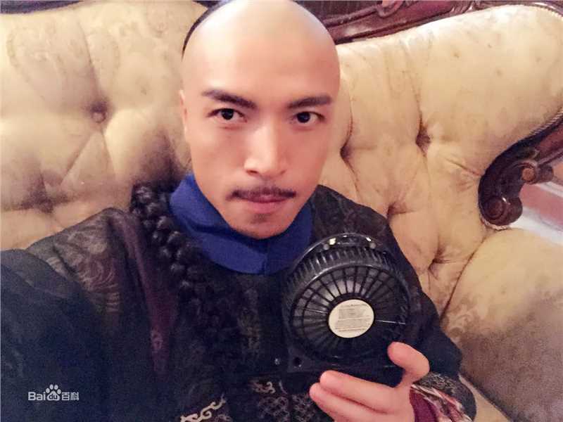 王伟光硬汉片场花絮图册