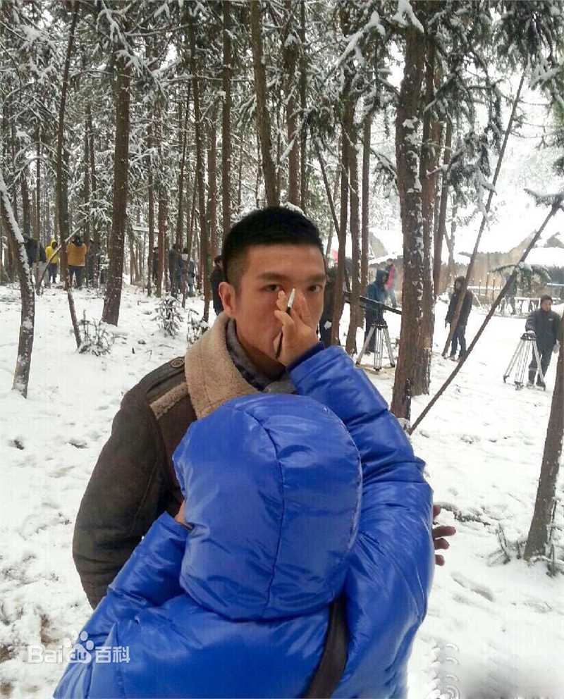 王伟光硬汉片场花絮图册