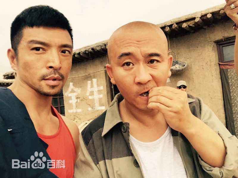 王伟光硬汉片场花絮图册