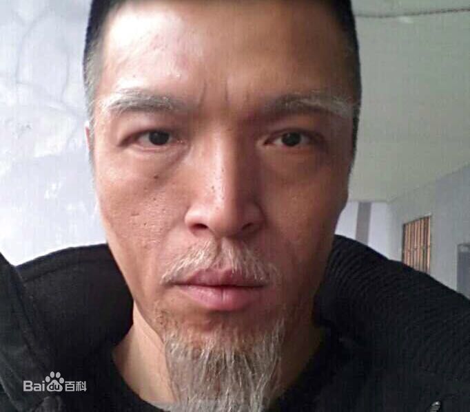 王伟光硬汉片场花絮图册