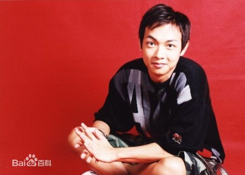 梁竞徽(Oscar Leung)出道早期照片图片图集