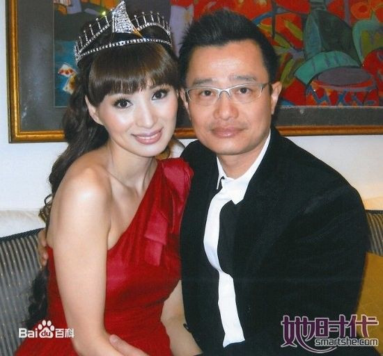 罗霖(Candy)与家人素颜照壁纸