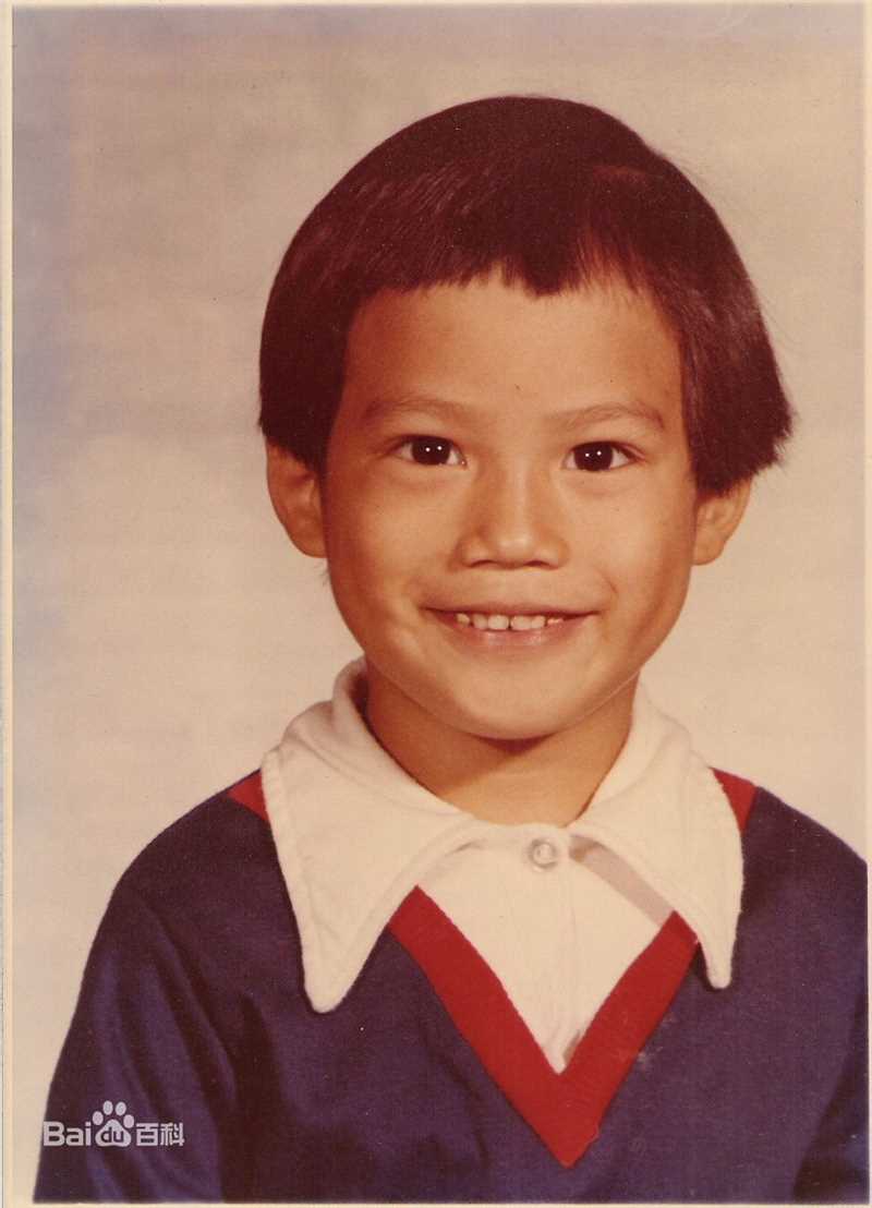 高圣远(Archie Kao（音：阿尔奇）)[儿时照片]壁纸壁纸