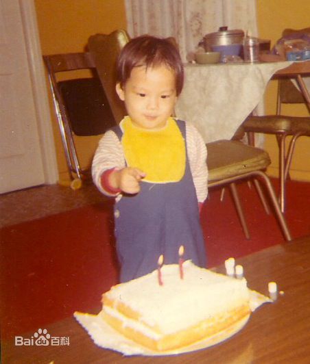 高圣远(Archie Kao（音：阿尔奇）)[儿时照片]壁纸壁纸