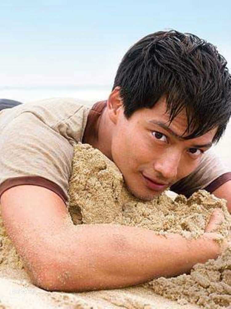 高圣远(Archie Kao（音：阿尔奇）)生活照壁纸壁纸