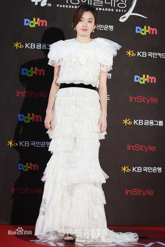 韩孝周(Han HyoJoo、ハンヒョジュ)颁奖礼壁纸壁纸