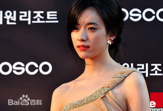 韩孝周(Han HyoJoo、ハンヒョジュ)颁奖礼壁纸壁纸