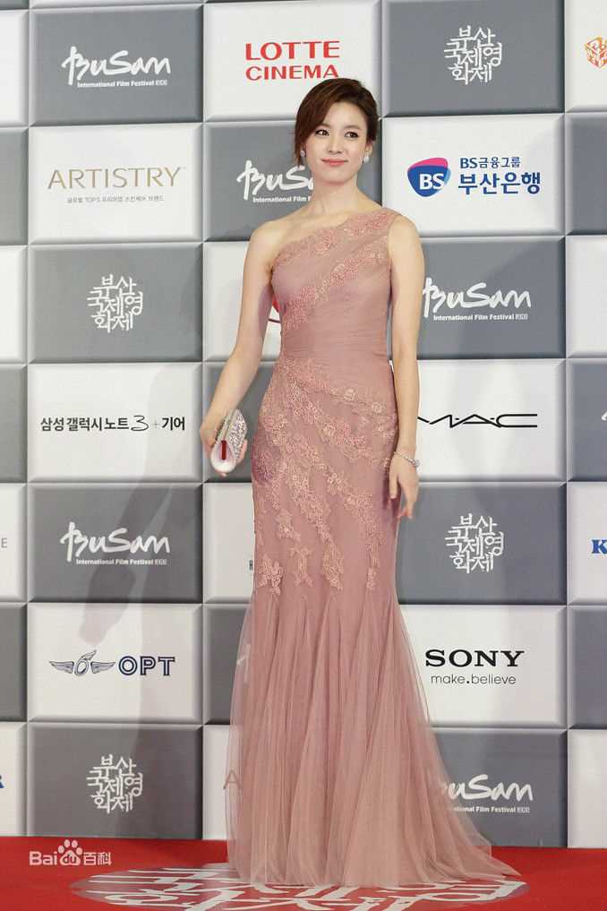 韩孝周(Han HyoJoo、ハンヒョジュ)活动照壁纸壁纸