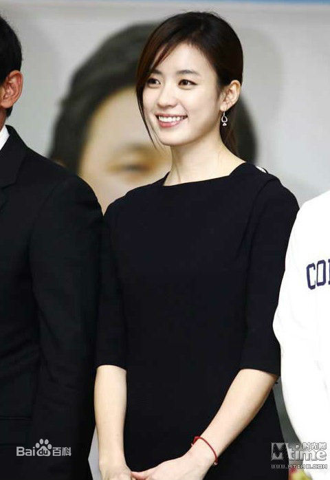 韩孝周(Han HyoJoo、ハンヒョジュ)活动照壁纸壁纸