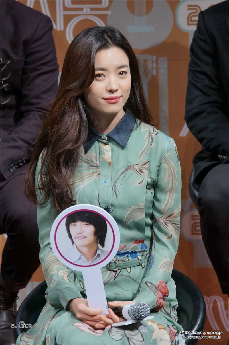 韩孝周(Han HyoJoo、ハンヒョジュ)活动照壁纸壁纸