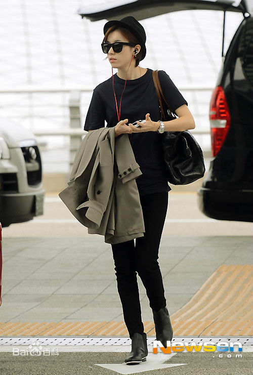 韩孝周(Han HyoJoo、ハンヒョジュ)活动照壁纸壁纸