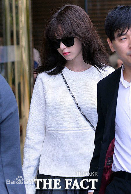 韩孝周(Han HyoJoo、ハンヒョジュ)活动照壁纸壁纸