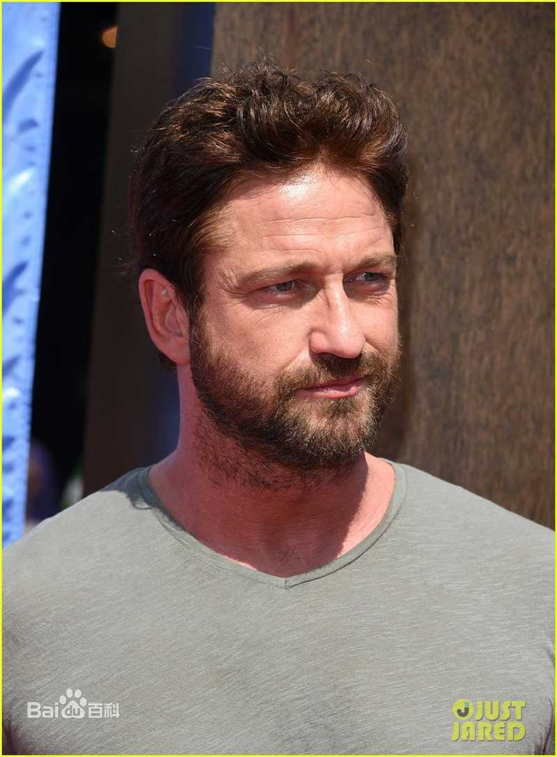 杰拉德·巴特勒(Gerard Butler) 驯龙高手2 图片图册