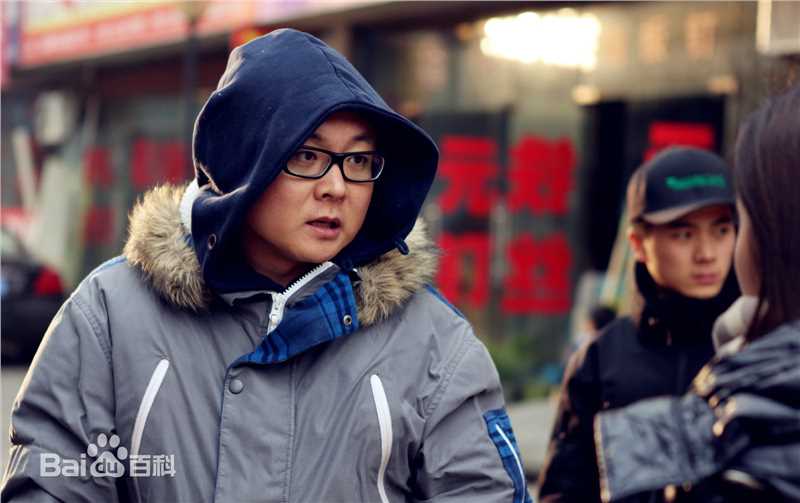 王为在《二胎时代》工作现场中的