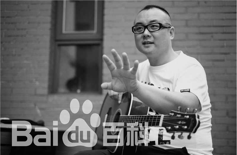 王为在《酸甜苦辣小夫妻》工作现场中的