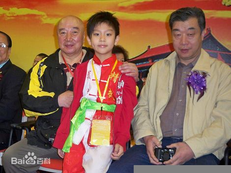 关德兴嫡孙关照洋图片图集