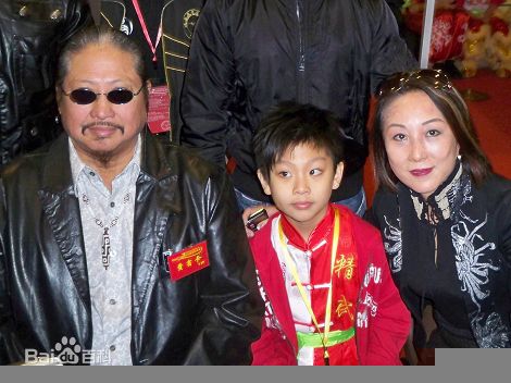 关德兴嫡孙关照洋图片图集