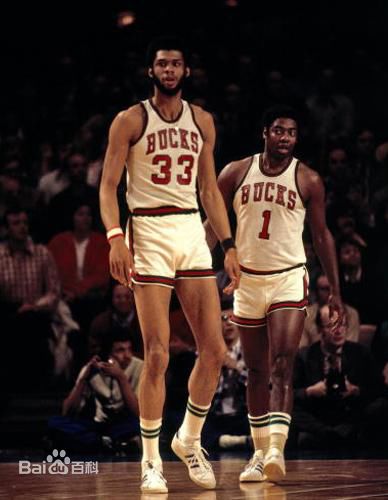 卡里姆·阿布杜尔-贾巴尔(Kareem Abdul-Jabbar)雄鹿时期前后照片