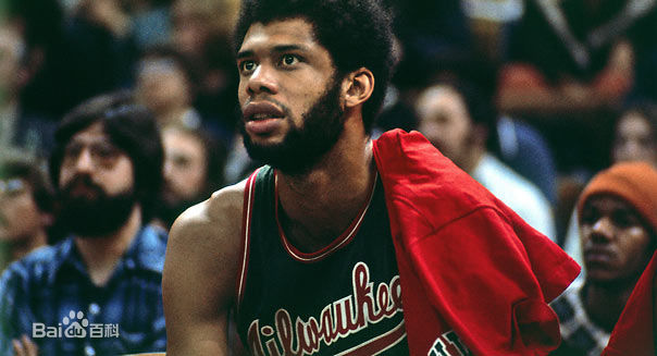 卡里姆·阿布杜尔-贾巴尔(Kareem Abdul-Jabbar)雄鹿时期前后照片