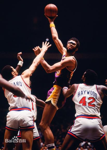 卡里姆·阿布杜尔-贾巴尔(Kareem Abdul-Jabbar)前后照片