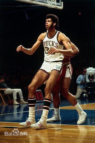 卡里姆·阿布杜尔-贾巴尔(Kareem Abdul-Jabbar)前后照片