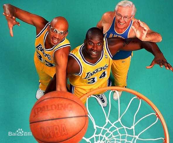 卡里姆·阿布杜尔-贾巴尔(Kareem Abdul-Jabbar)前后照片