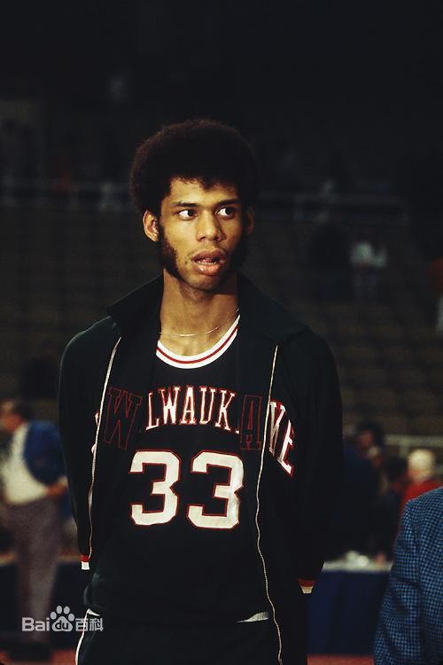 卡里姆·阿布杜尔-贾巴尔(Kareem Abdul-Jabbar)前后照片