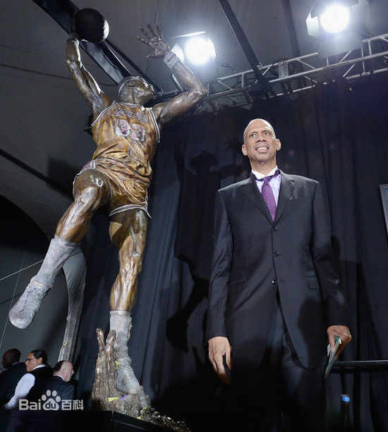 卡里姆·阿布杜尔-贾巴尔(Kareem Abdul-Jabbar)赛场之外图片图集