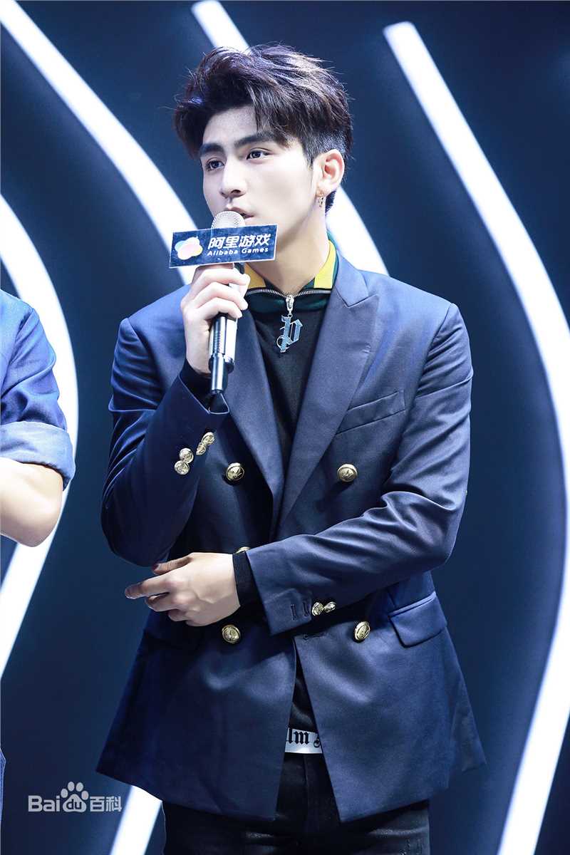 张思帆宣传照前后照片