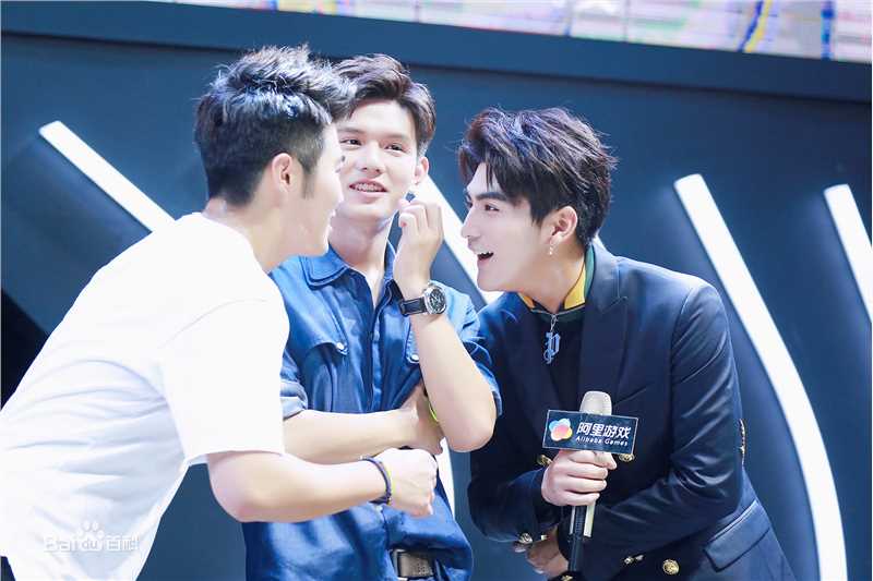 张思帆宣传照前后照片