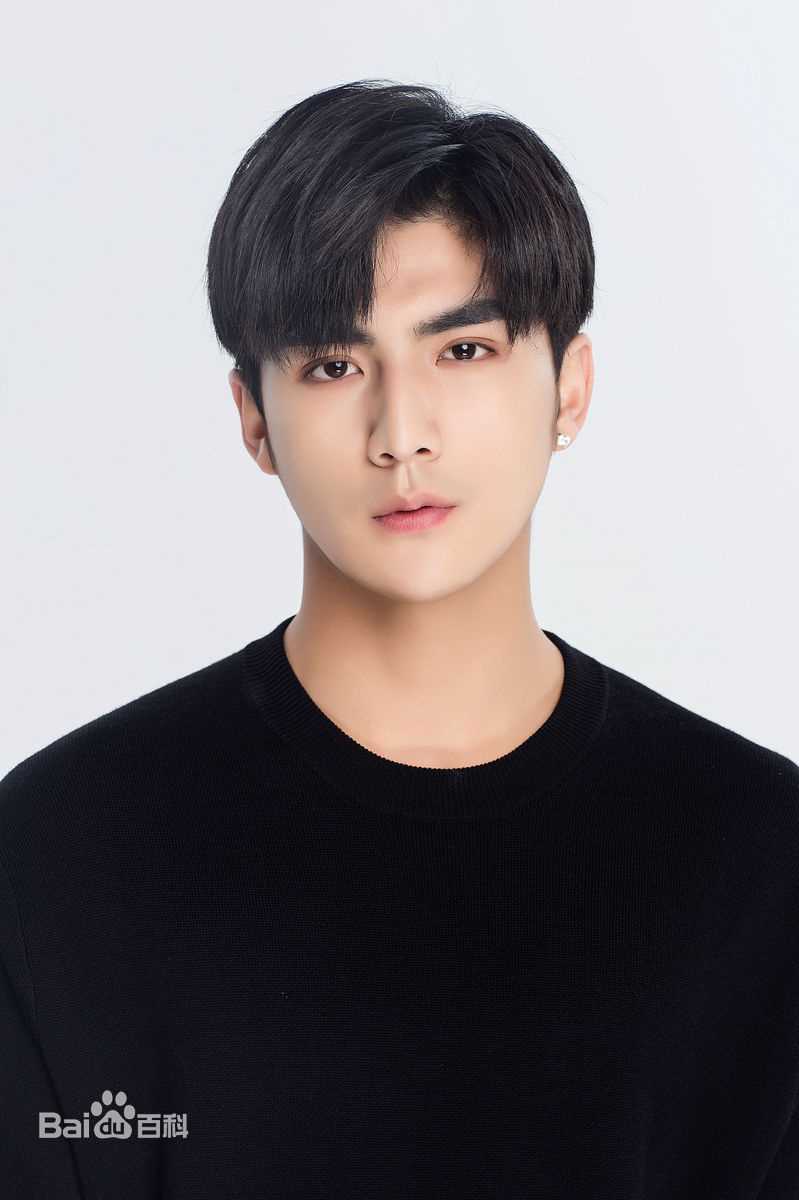 张思帆宣传照前后照片