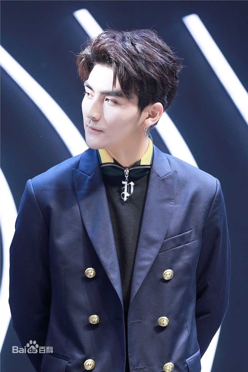 张思帆宣传照前后照片