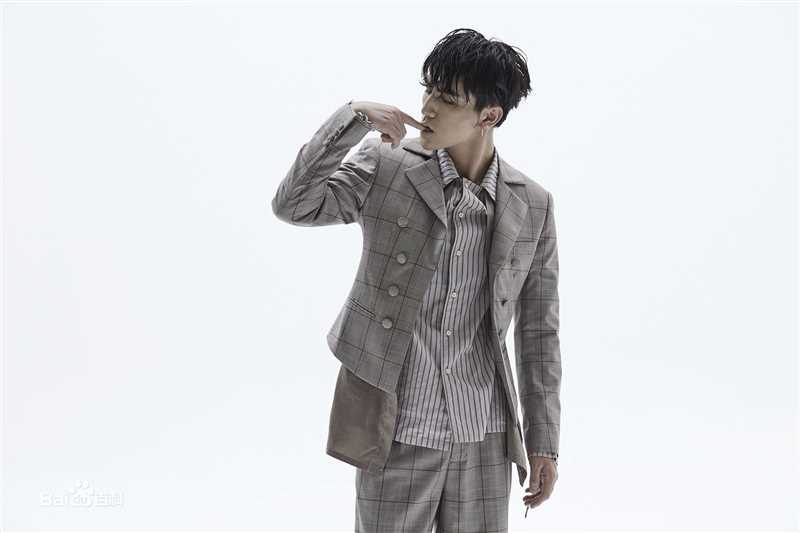 张思帆宣传照前后照片