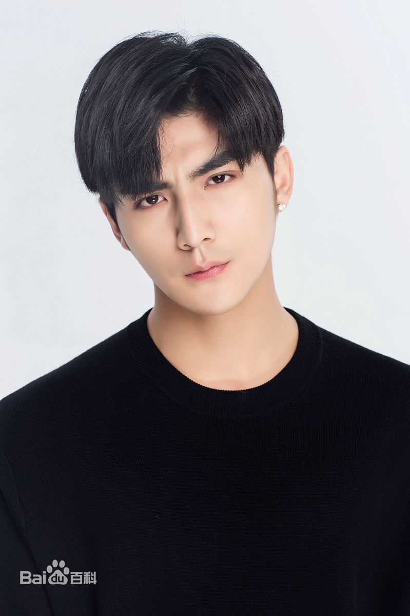 张思帆宣传照前后照片