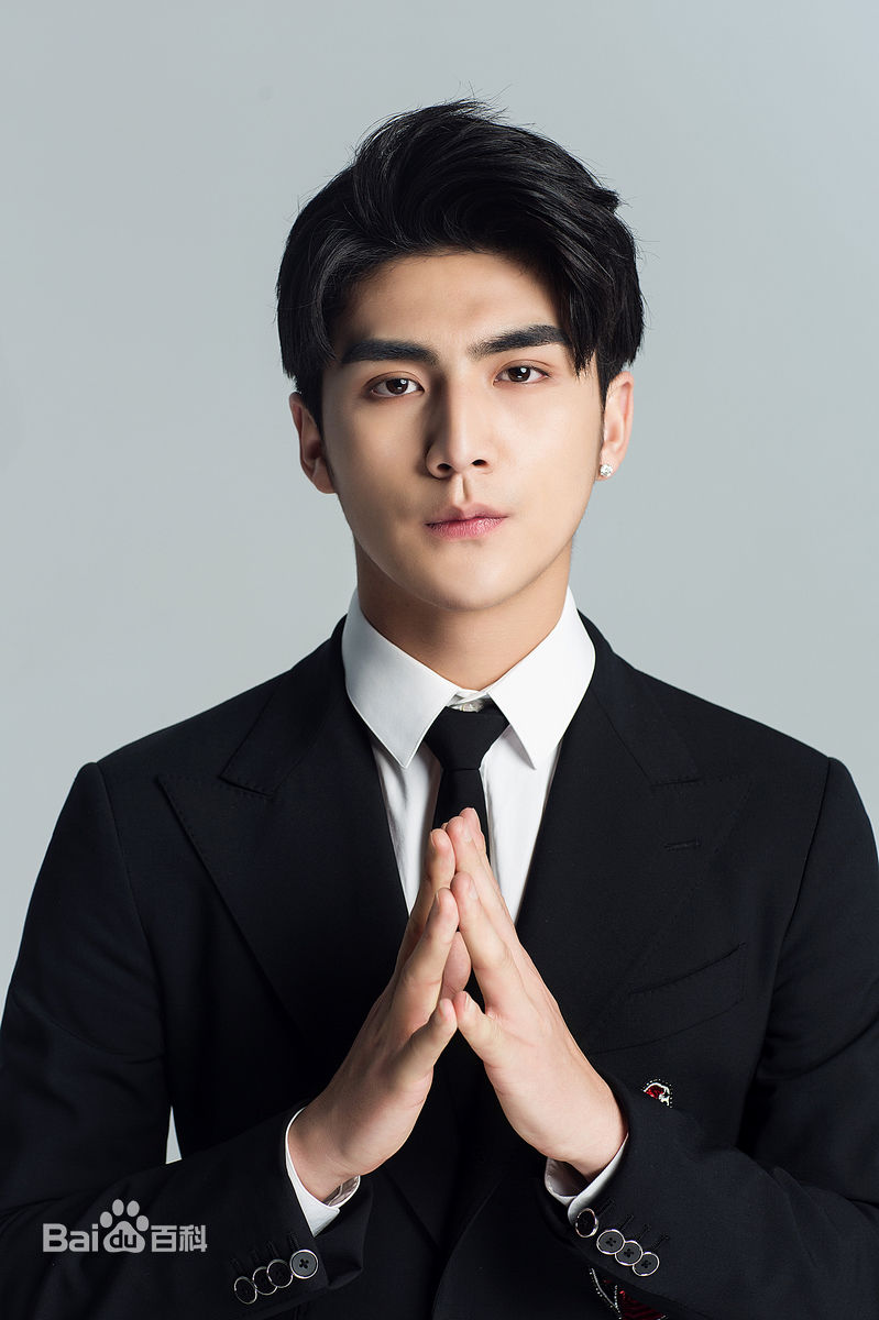 张思帆宣传照前后照片