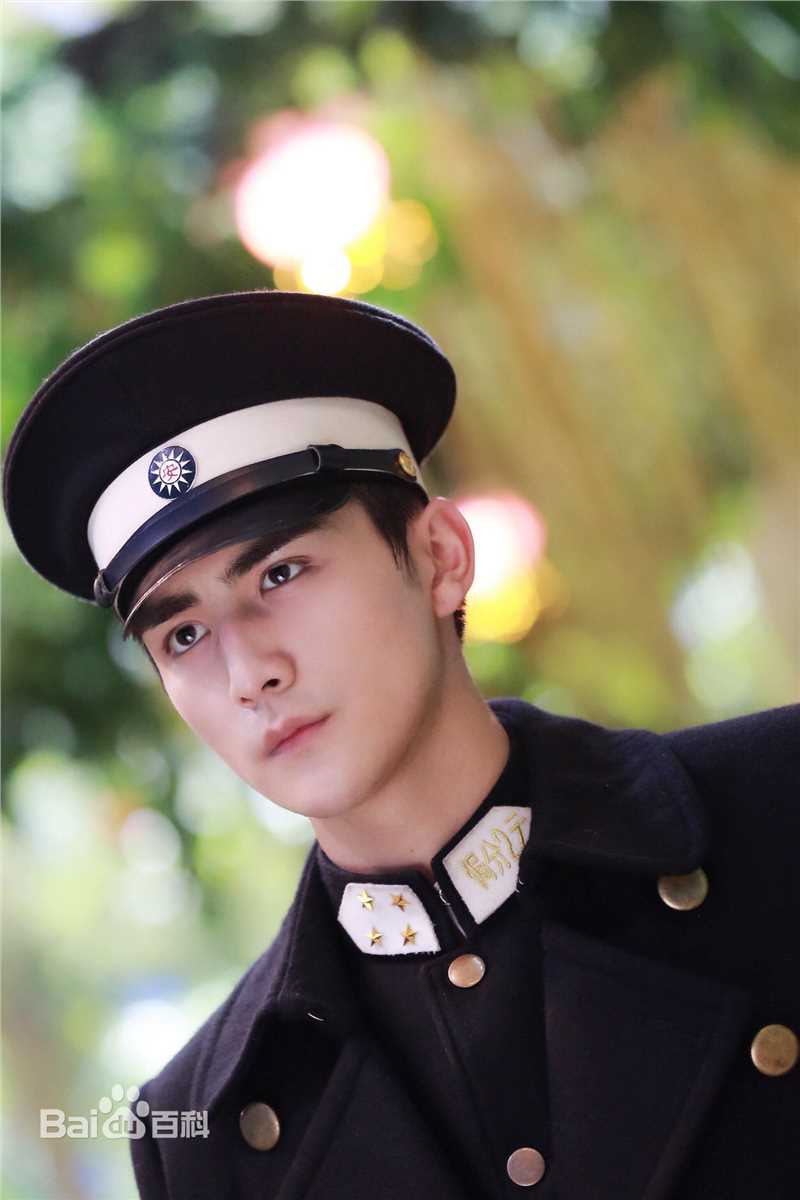 最优质张思帆在《青囊传》宣传图中的