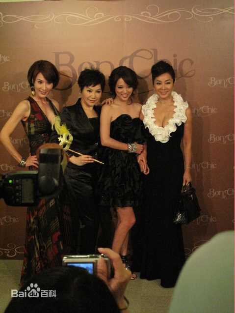 陈美凤(Meifen Chen)出席活动照前后照片