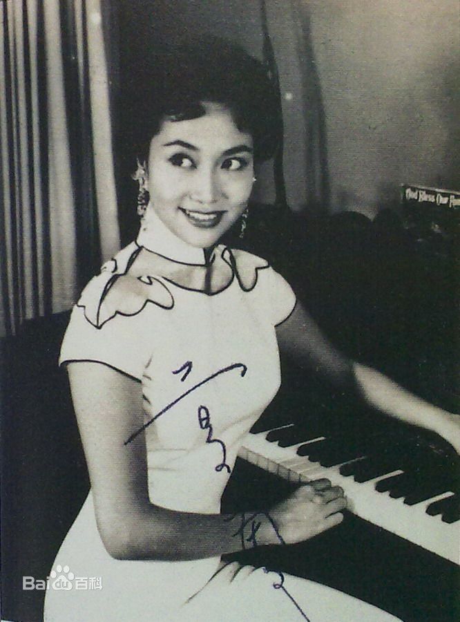 高清钟情(Ching Chung)图片