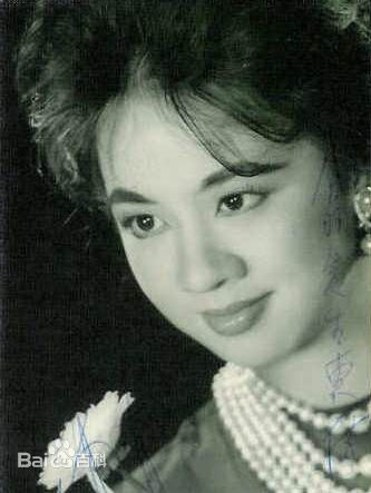 高清钟情(Ching Chung)图片