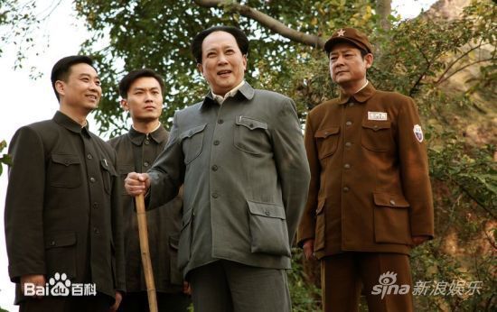 贺镪在《东方》饰演罗瑞卿中的