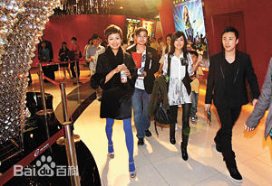 罗敏庄(Lo Man Chong,；Mimi)生活照素颜照壁纸