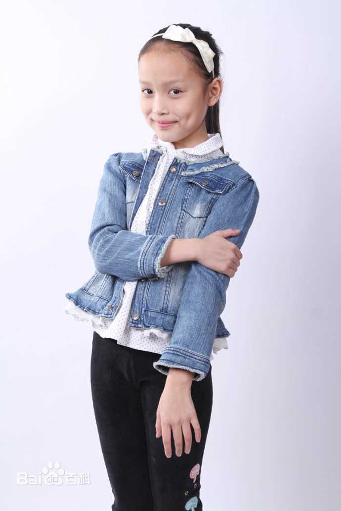 高俊(Clory)10岁艺术照壁纸壁纸