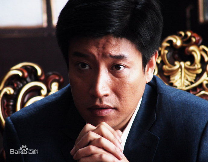 张鹰醉红尘生活照