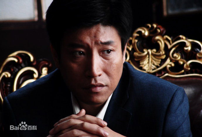 张鹰醉红尘生活照