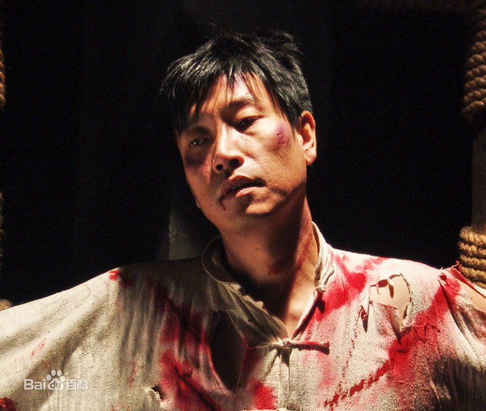 张鹰醉红尘生活照