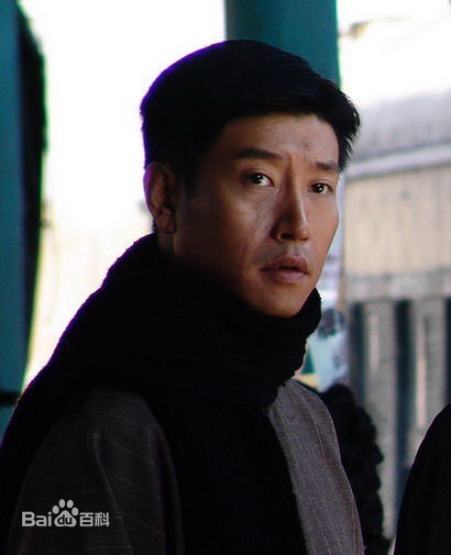 张鹰醉红尘生活照